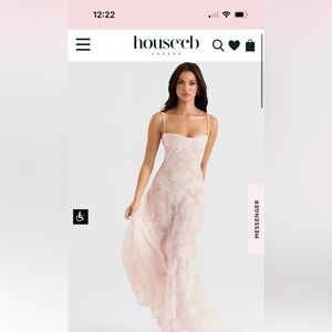 House of CB SEREN
SOFT PINK FLORAL LACE BACK MAXI DRESS